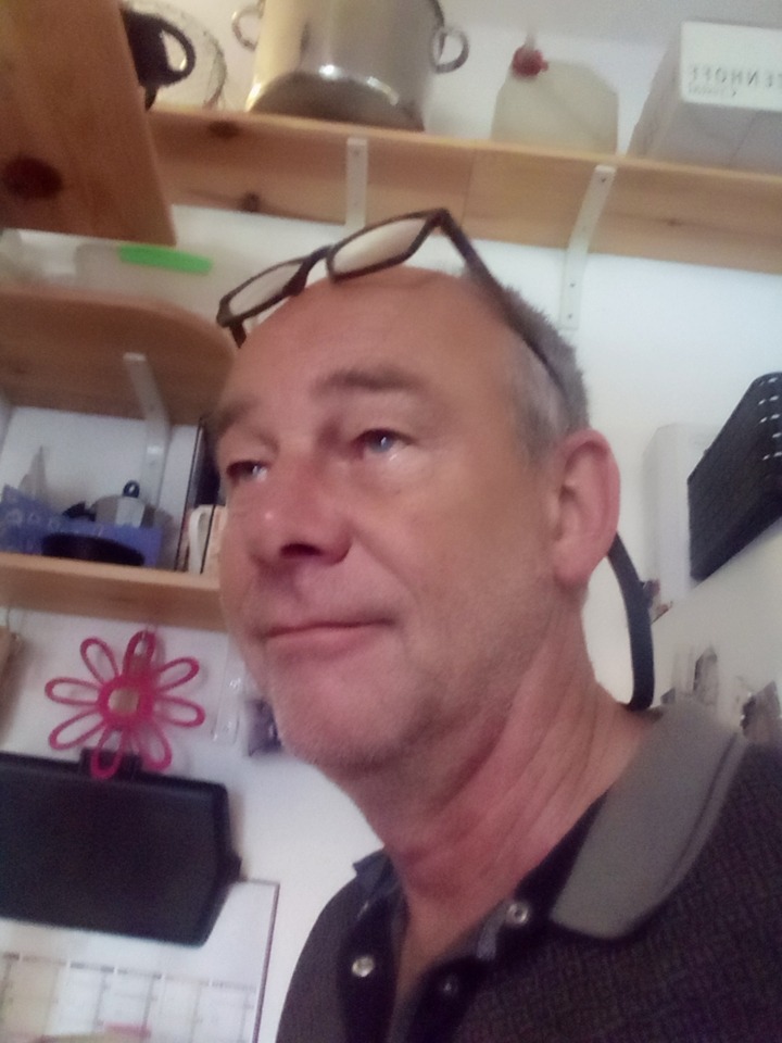 Profilo di Iain, 55 anni, Cerco Trombamico a Fontecchio