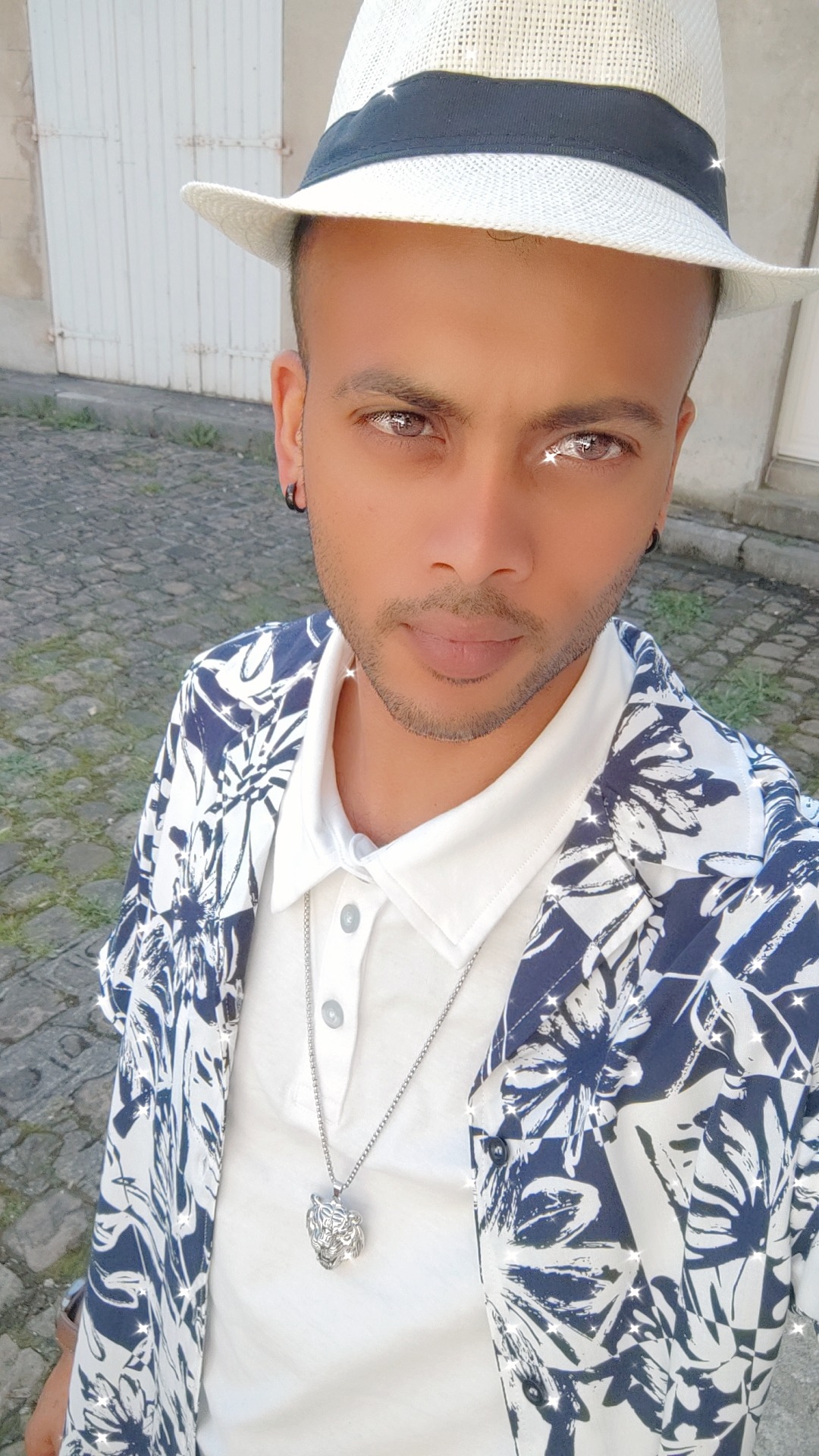 Profilo di Karim, 30 anni, Cerco Trombamico a Sersale