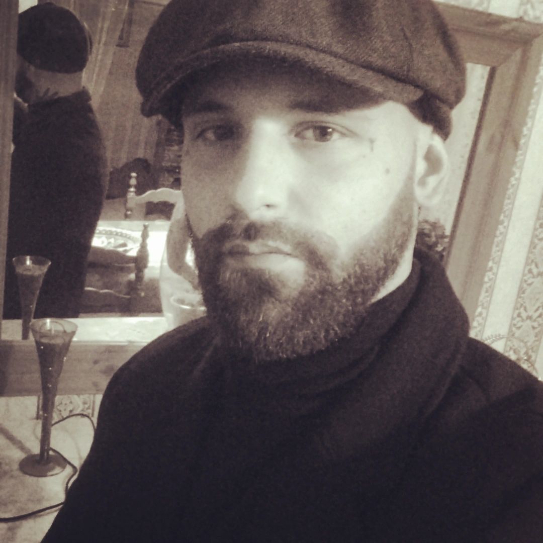 Profilo di Irvine, 33 anni, Cerco Trombamico a Falconara Albanese