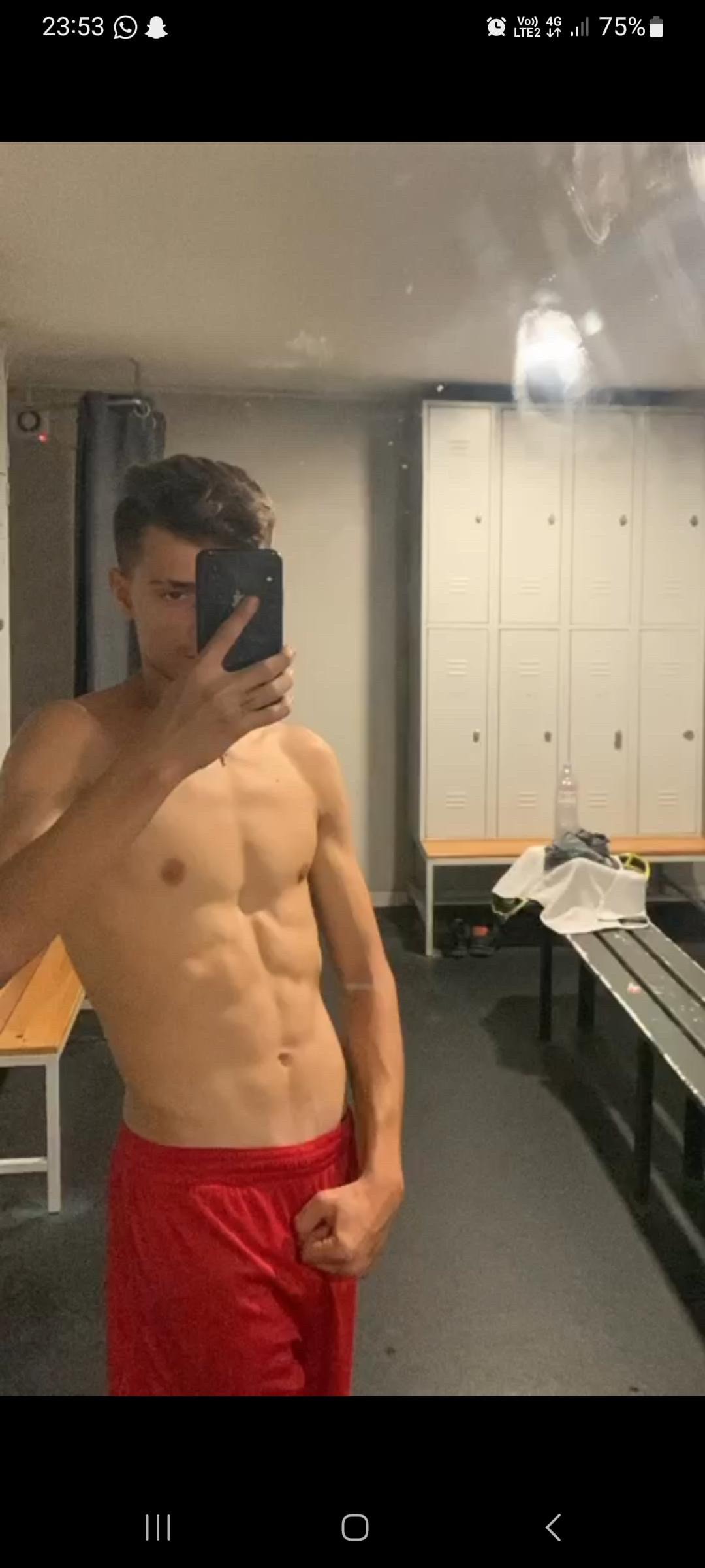 Profilo di Ewann, 21 anni, Cerco Trombamico a Gorzegno