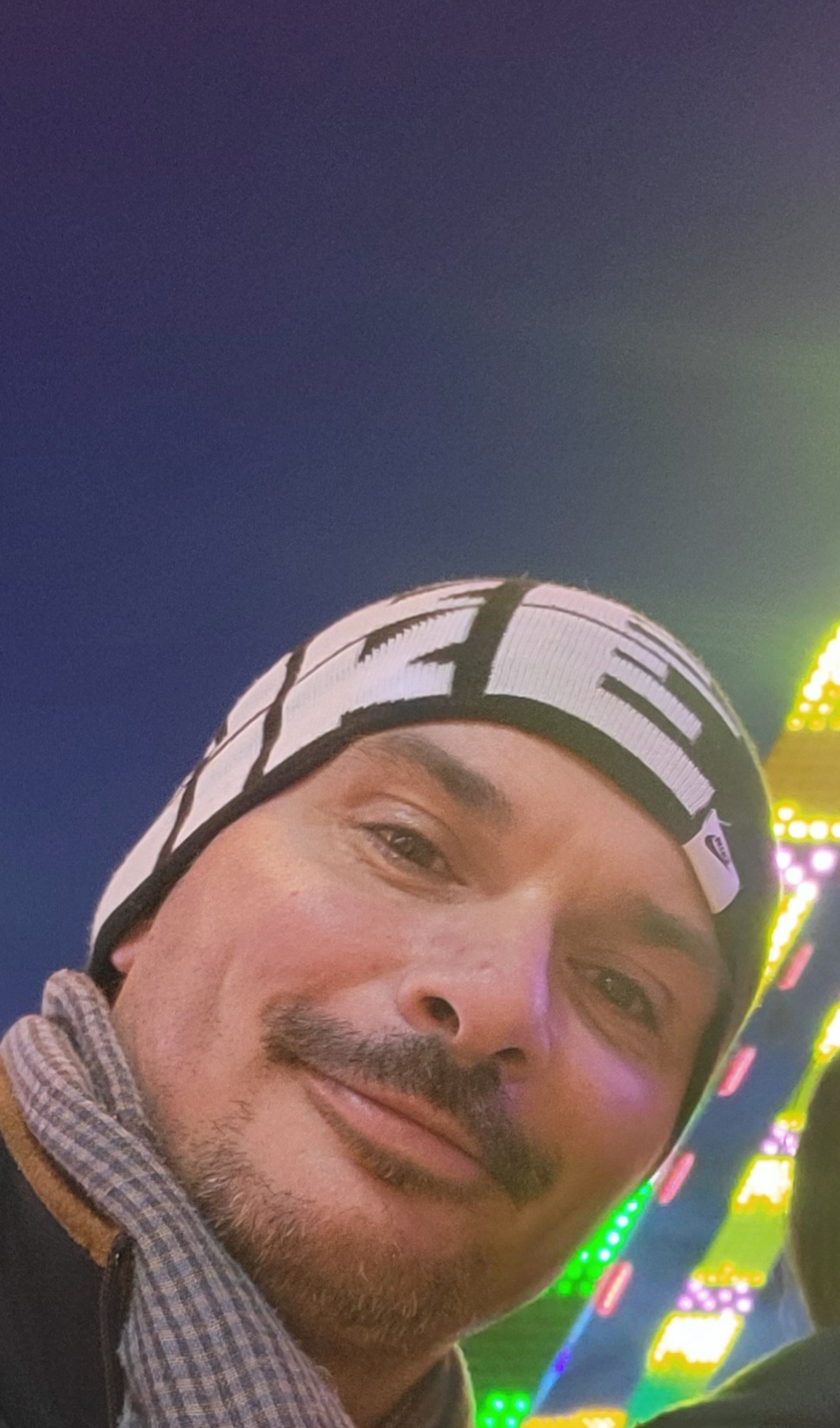 Profilo di Mordekhai, 42 anni, Cerco Trombamico a Quadri