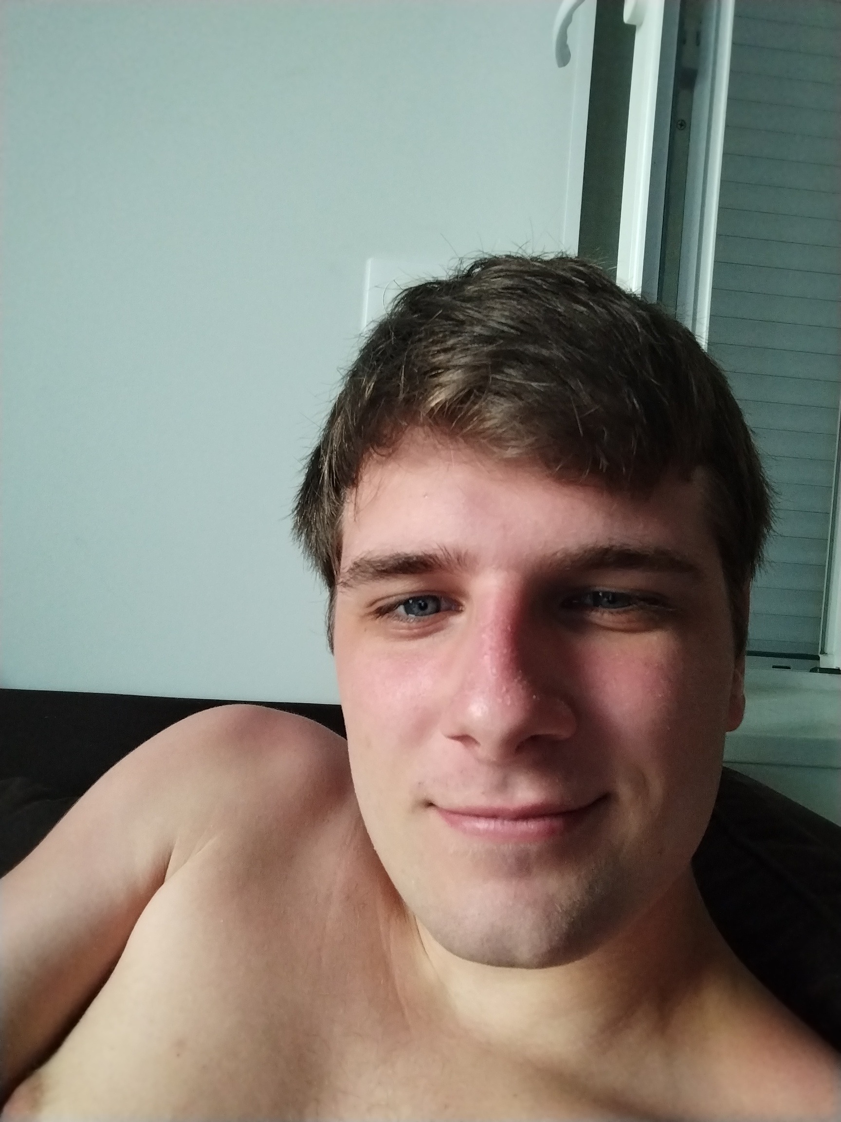 Profilo di Nezar, 24 anni, Cerco Trombamico a Ferrara