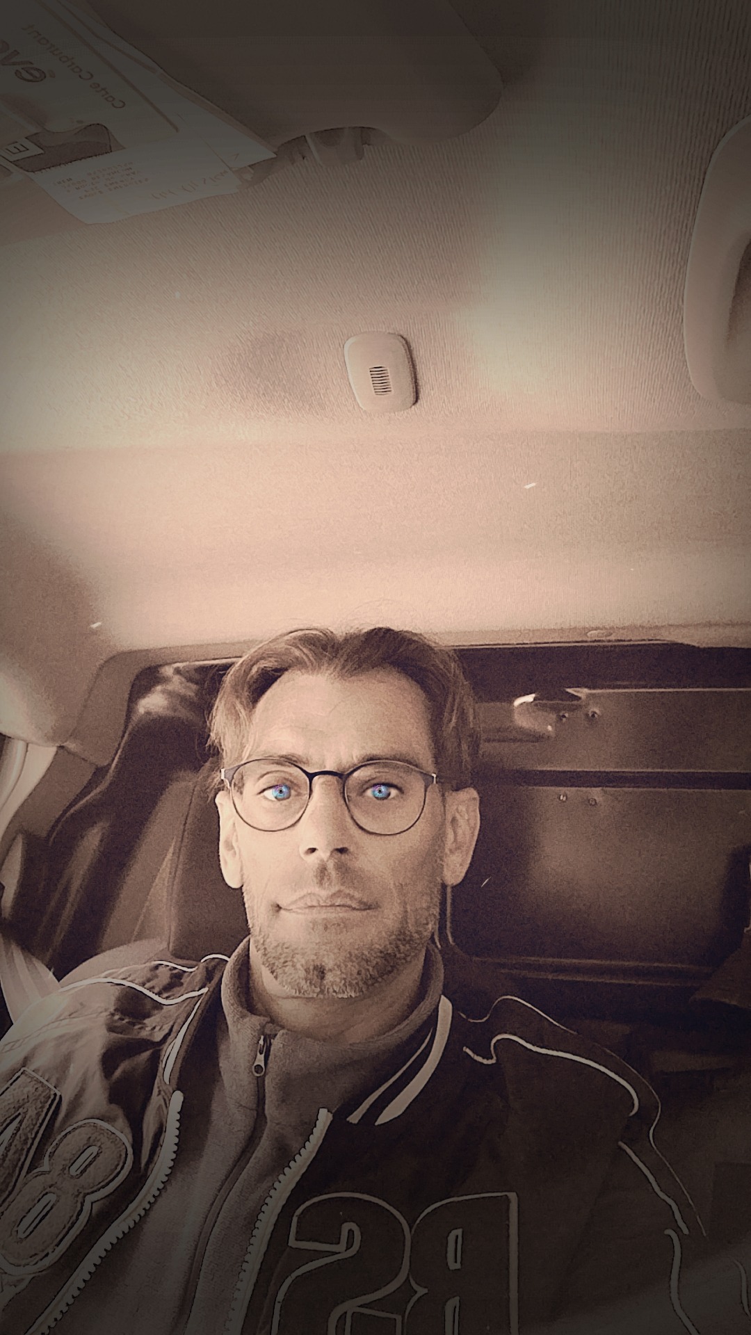 Profilo di Emric, 46 anni, Cerco Trombamico a Todi
