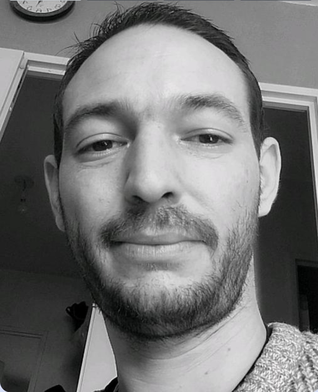 Profilo di Emin, 42 anni, Cerco Trombamico a Montauro