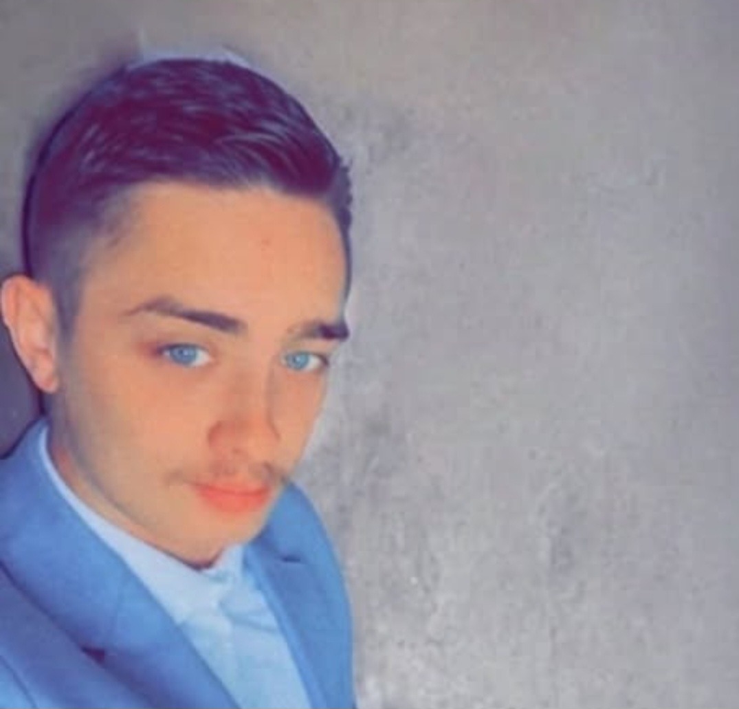 Profilo di Alp, 23 anni, Cerco Trombamico a Briona