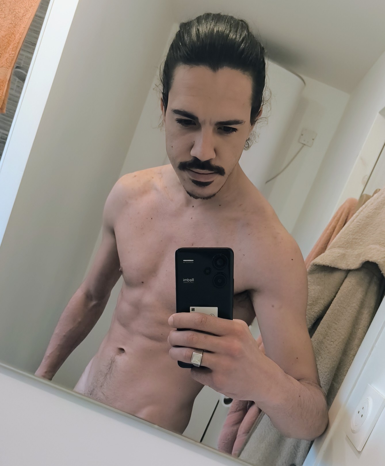 Profilo di Freddi, 30 anni, Cerco Trombamico a Colledara