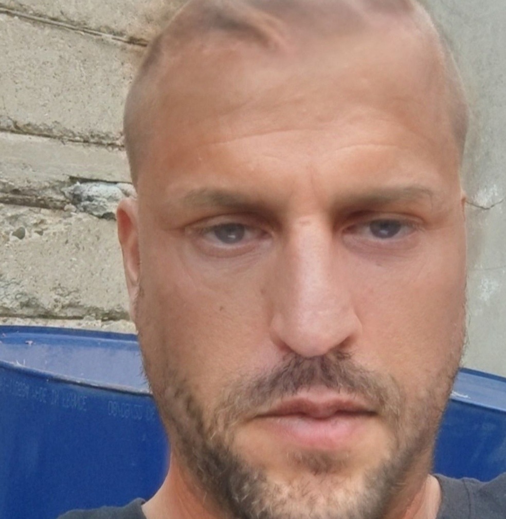 Profilo di Alper, 52 anni, Cerco Trombamico a Monleale