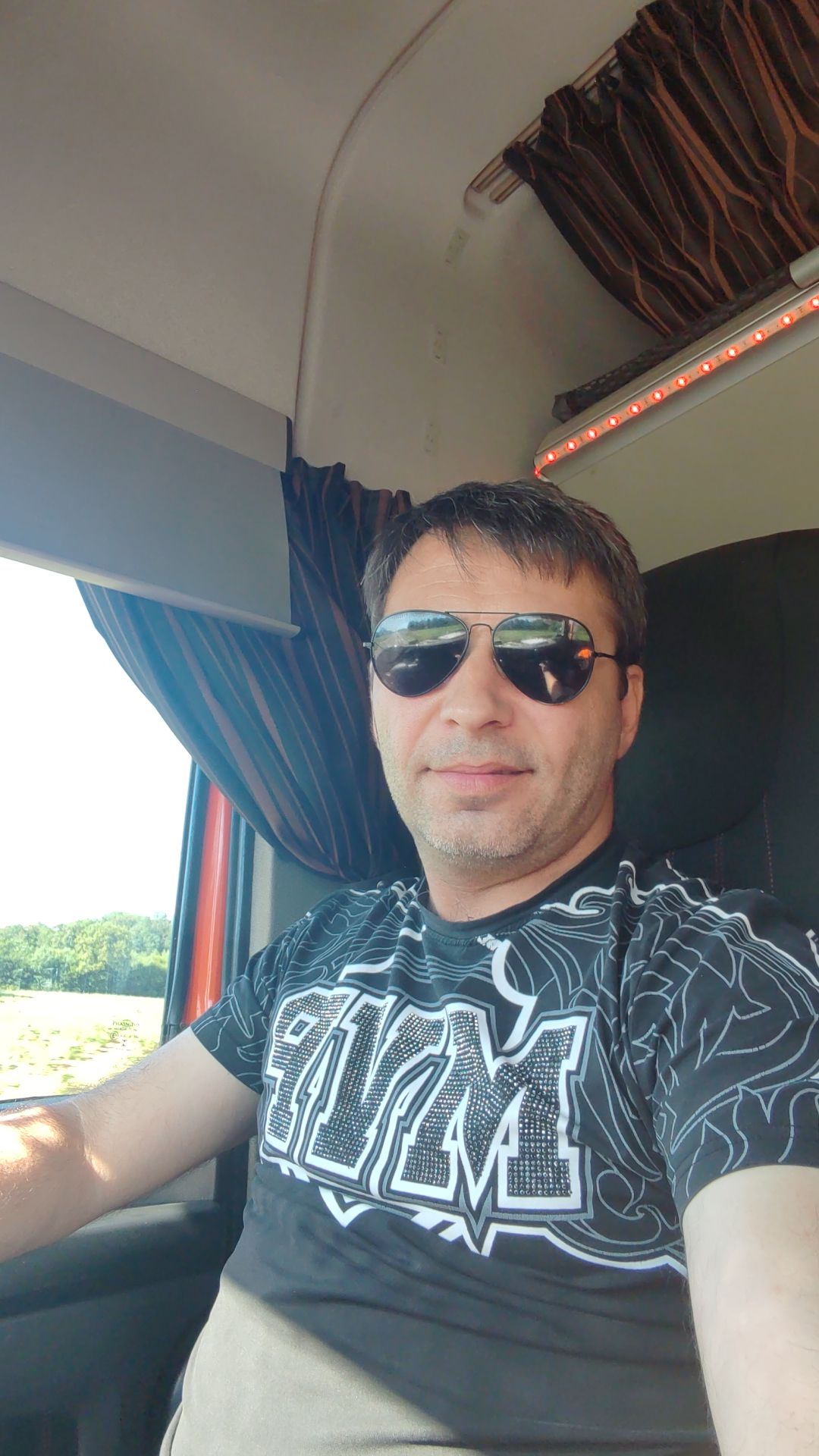 Profilo di Casey, 47 anni, Cerco Trombamico a Armeno