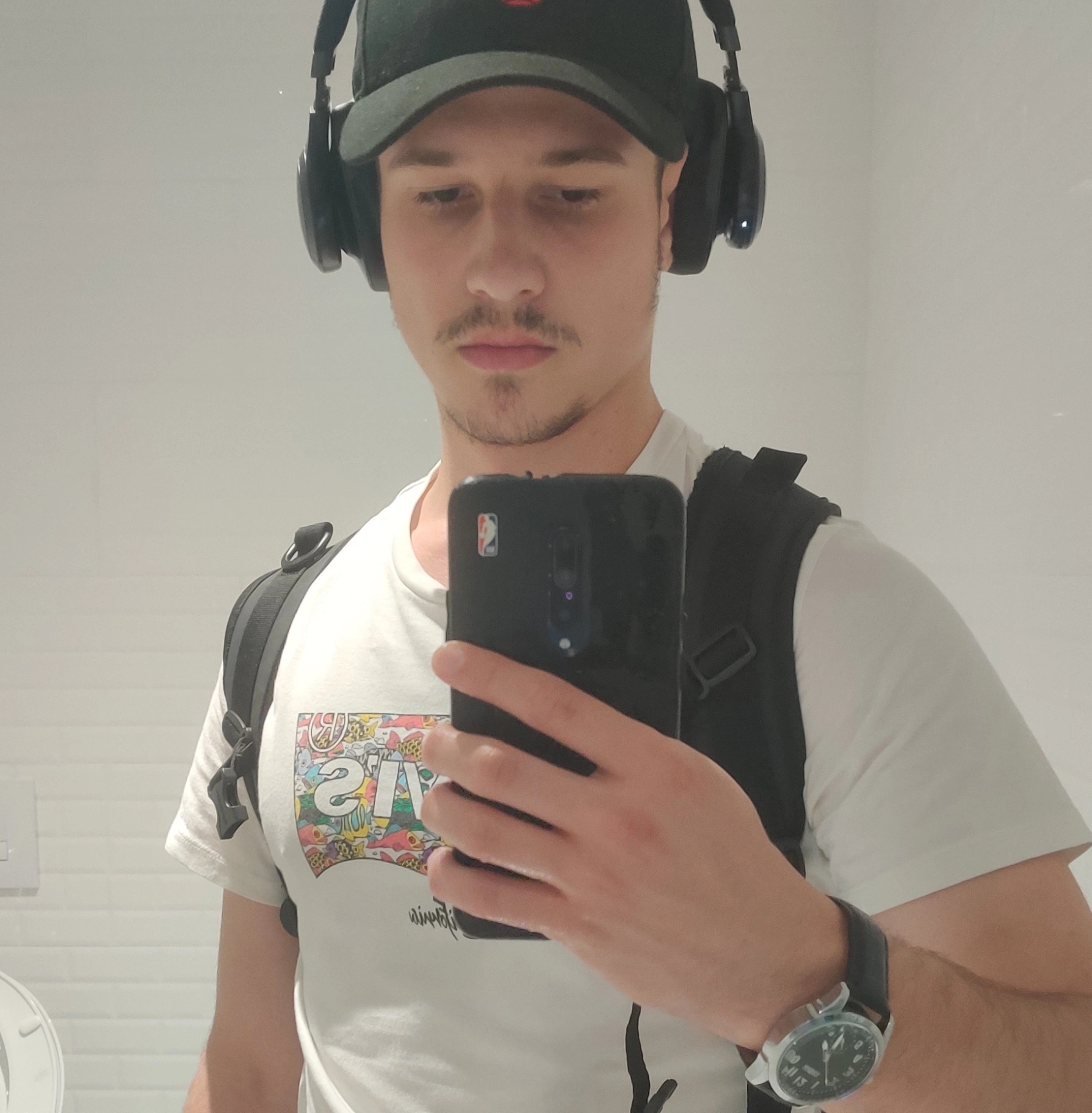 Profilo di Houssein, 22 anni, Cerco Trombamico a Rivarone
