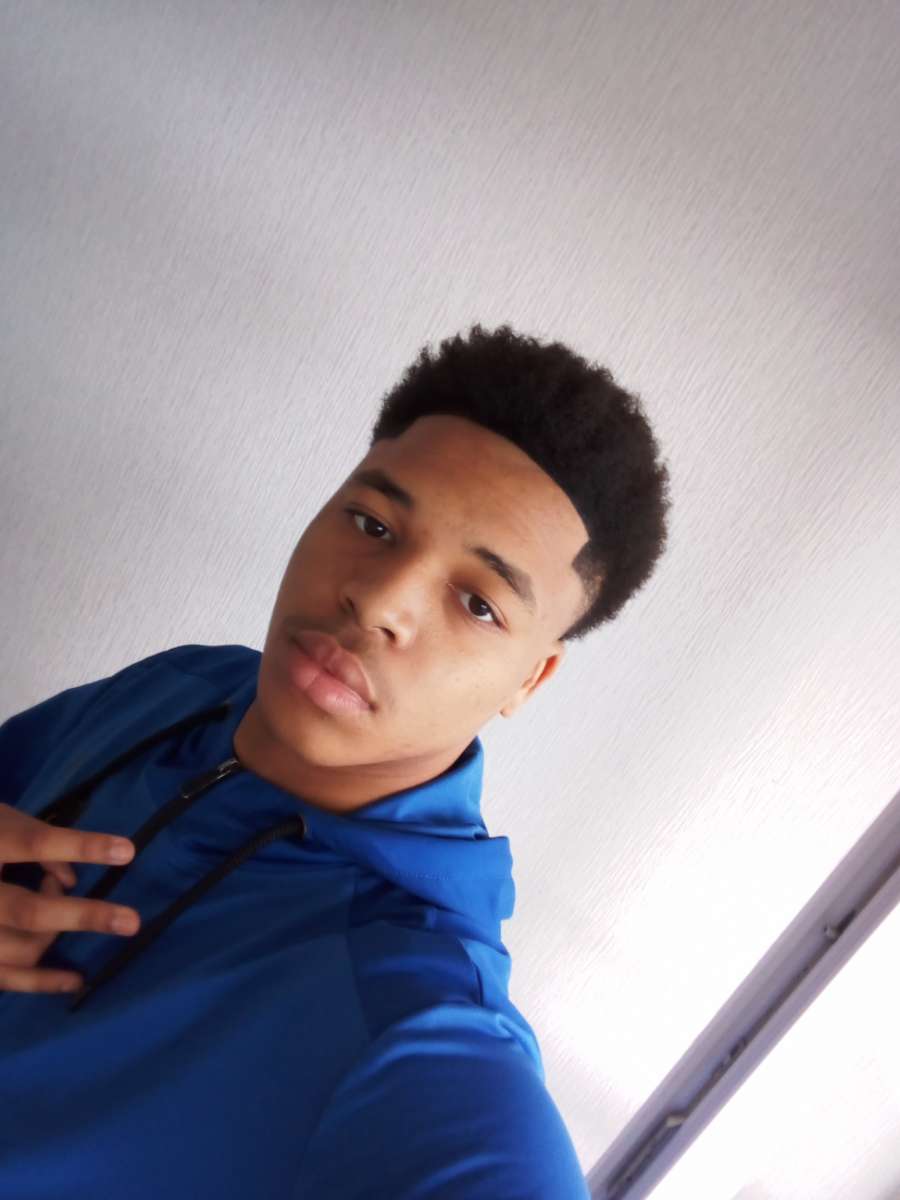 Profilo di Eliam, 20 anni, Cerco Trombamico a Genola