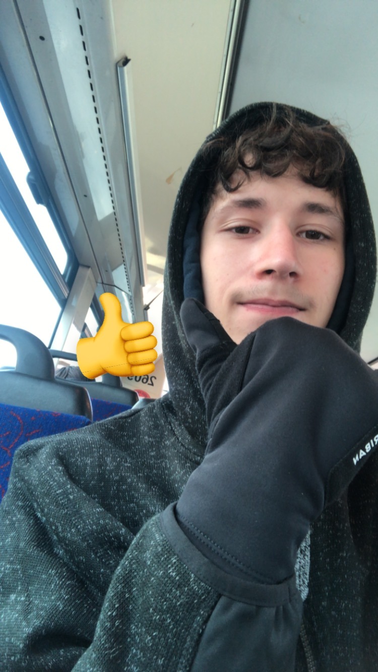 Profilo di Iliass, 19 anni, Cerco Trombamico a Casteldelci