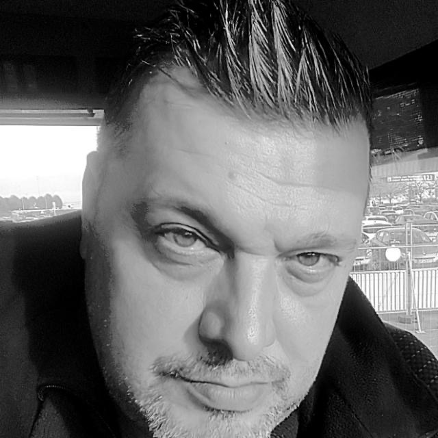 Profilo di Nahed, 52 anni, Cerco Trombamico a Trecastelli