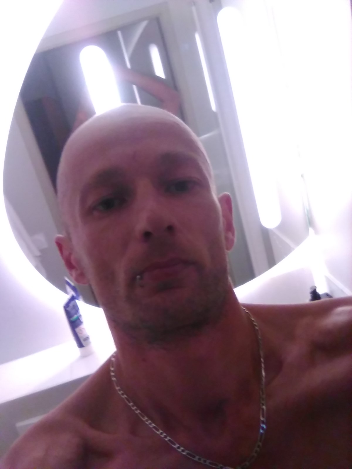 Profilo di Redan, 41 anni, Cerco Trombamico a Folignano