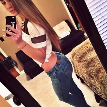 Profilo di Azelle, 28 anni, Cerco Trombamico a Ripi