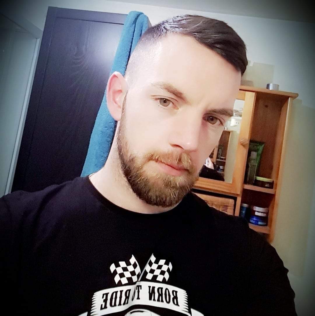 Profilo di Uwe, 31 anni, Cerco Trombamico a Volla