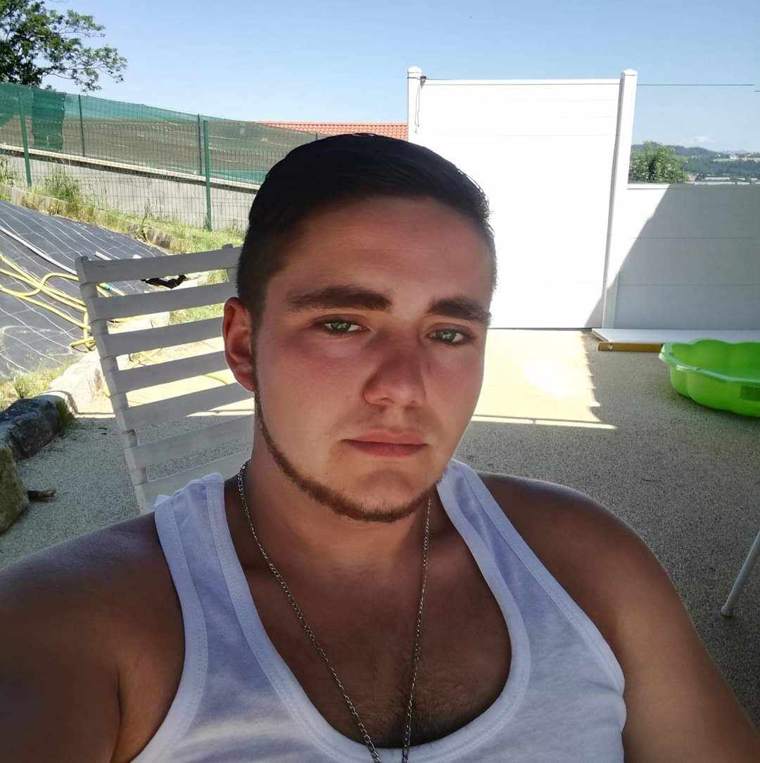 Profilo di Ayachi, 27 anni, Cerco Trombamico a Castignano