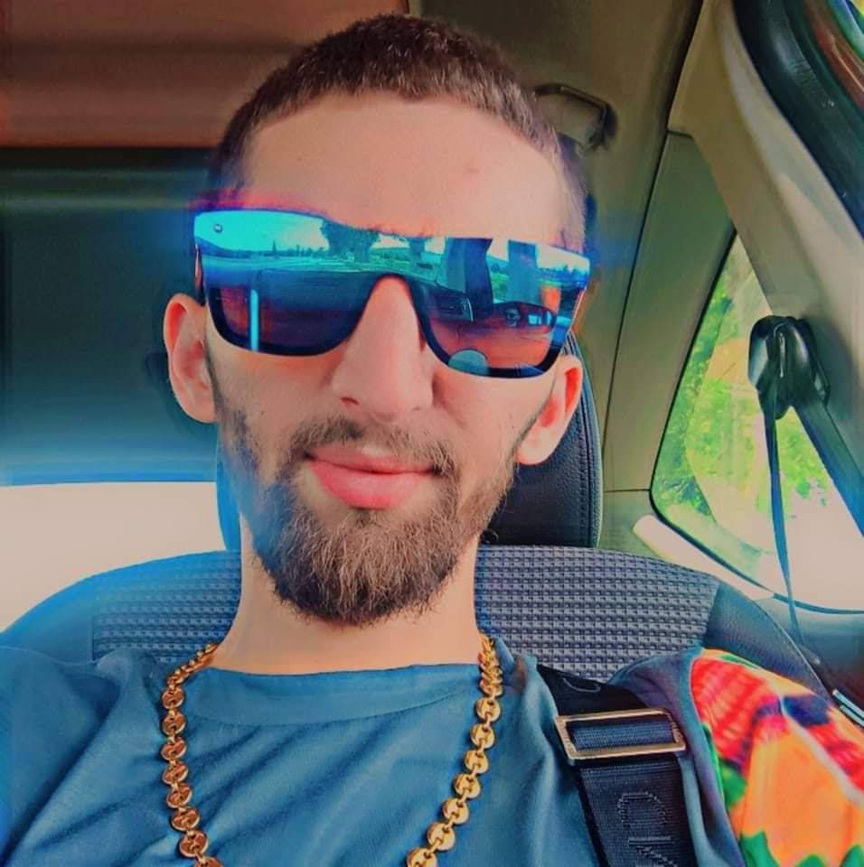 Profilo di Iba, 25 anni, Cerco Trombamico a Belmonte Castello