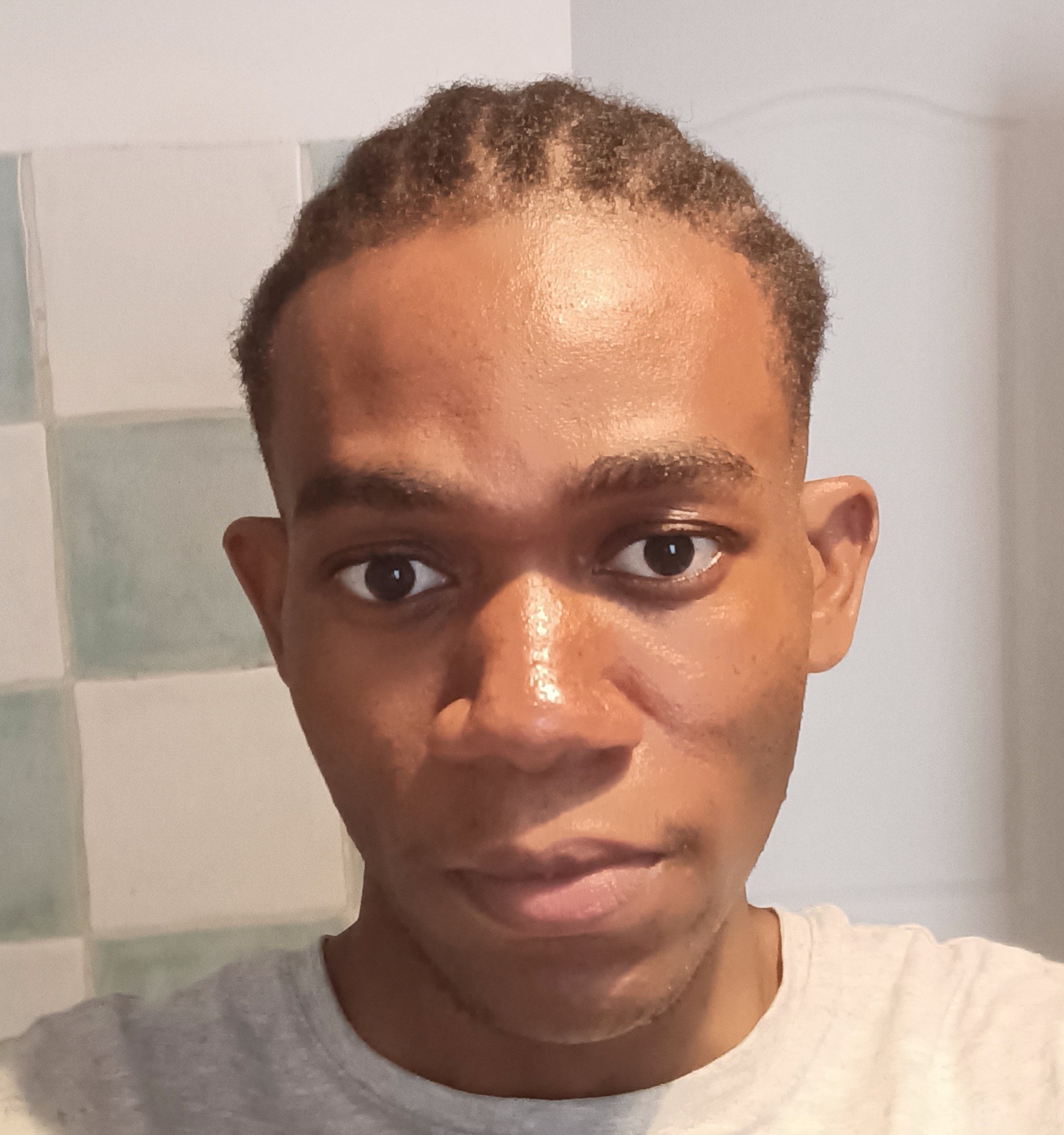 Profilo di Gueric, 24 anni, Cerco Trombamico a Capitignano