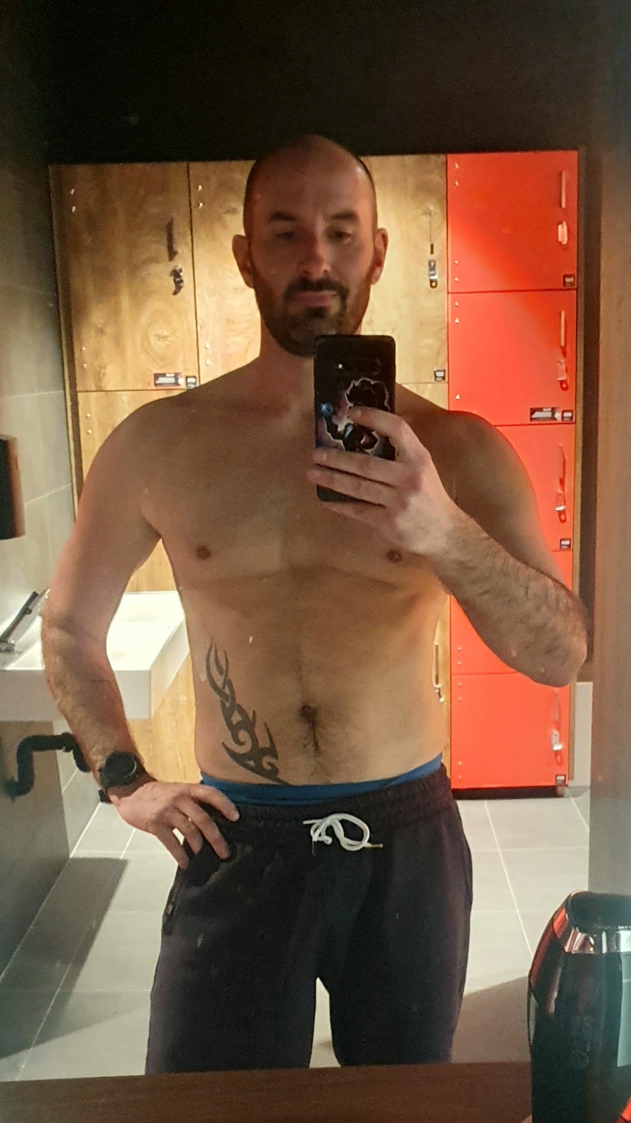 Profilo di Robert, 40 anni, Cerco Trombamico a Savelli