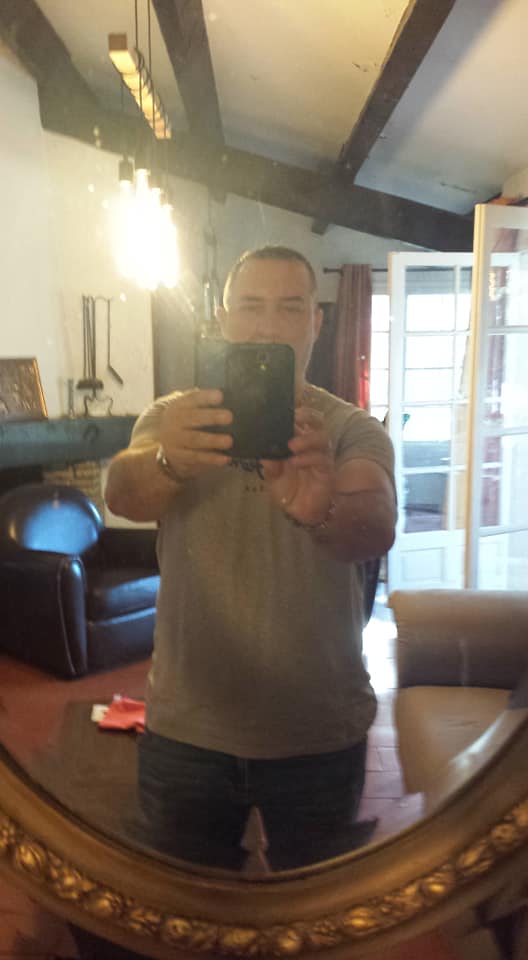 Profilo di Tong, 49 anni, Cerco Trombamico a Numana