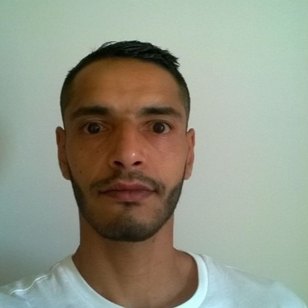 Profilo di Djessym, 37 anni, Cerco Trombamico a Affi