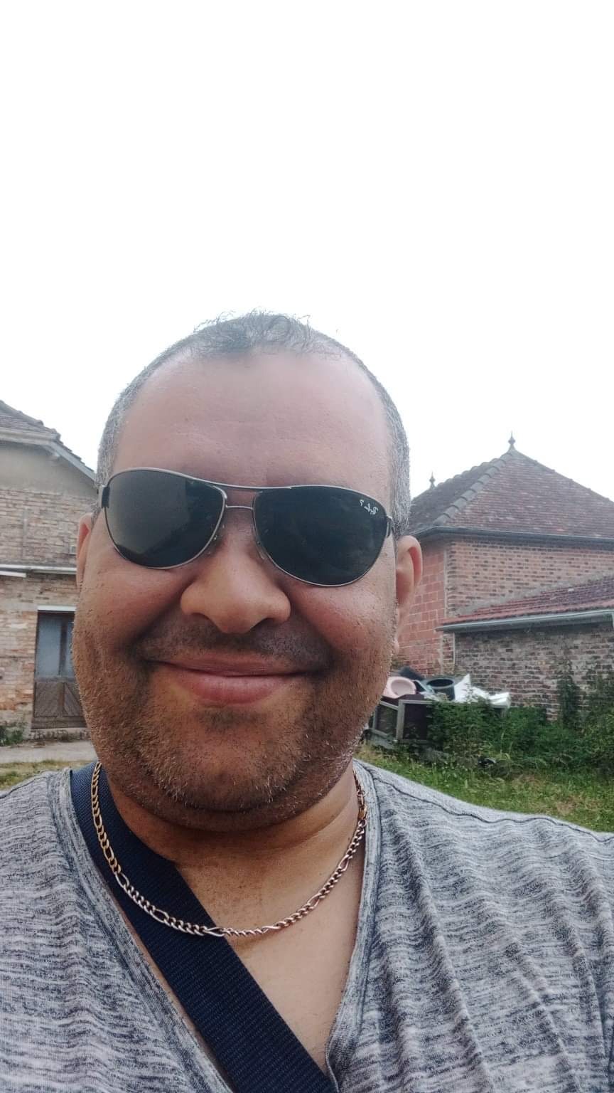Profilo di Nadji, 50 anni, Cerco Trombamico a Vigasio