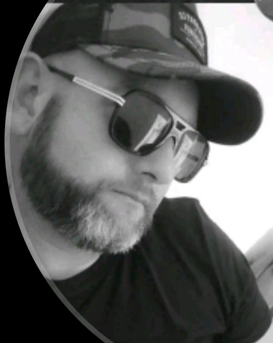 Profilo di Declan, 39 anni, Cerco Trombamico a Cellatica