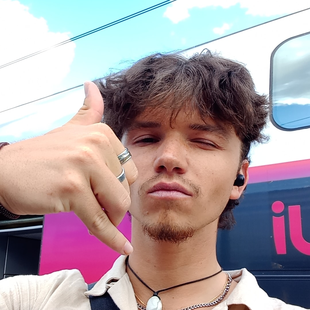 Profilo di Laurentin, 21 anni, Cerco Trombamico a Bomporto