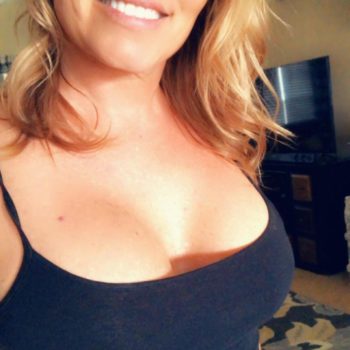 Profilo di Reva, 43 anni, Cerco Trombamico a Bianzè