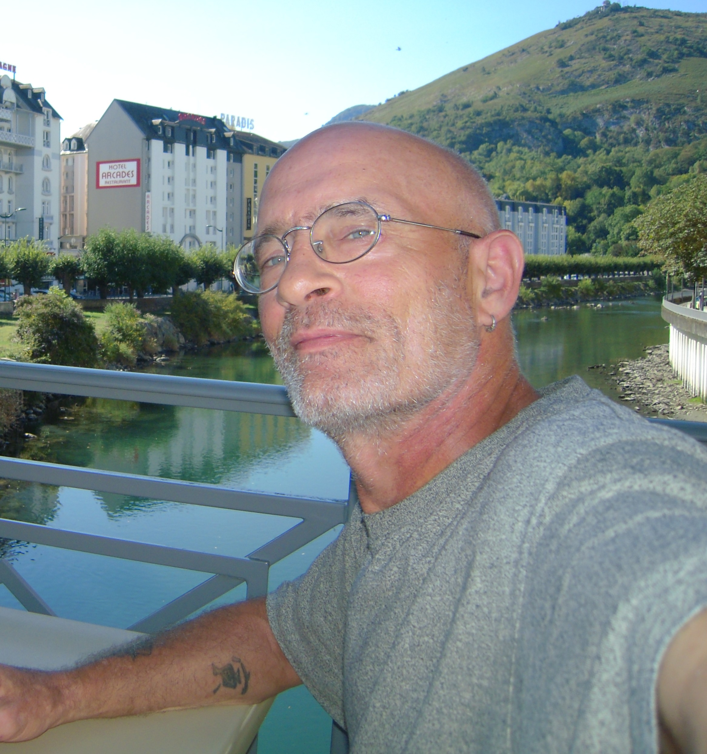 Profilo di Cyriaque, 55 anni, Cerco Trombamico a Valloriate