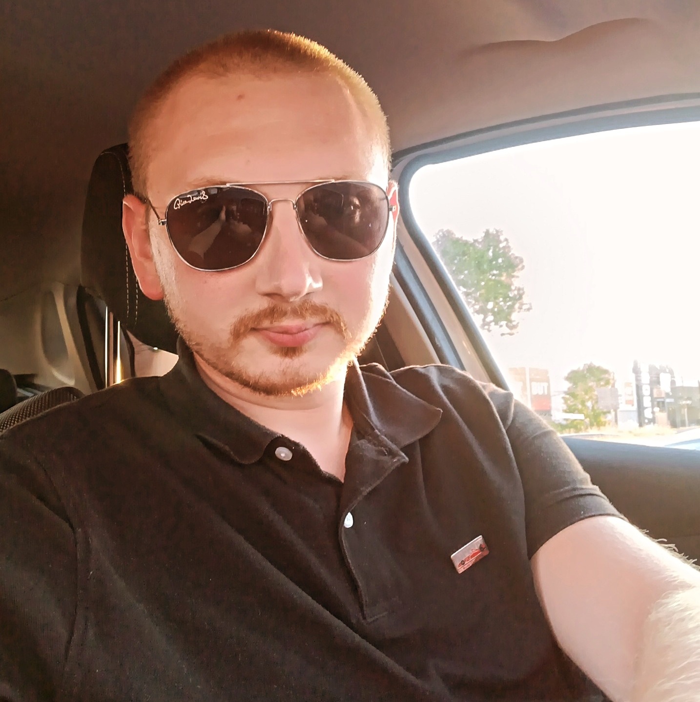 Profilo di Foade, 27 anni, Cerco Trombamico a Folignano