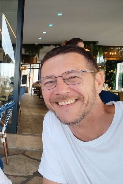 Profilo di Valon, 47 anni, Cerco Trombamico a Bondeno