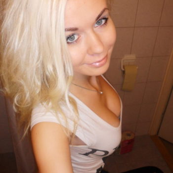 Profilo di Nella, 26 anni, Cerco Trombamico a Cervo