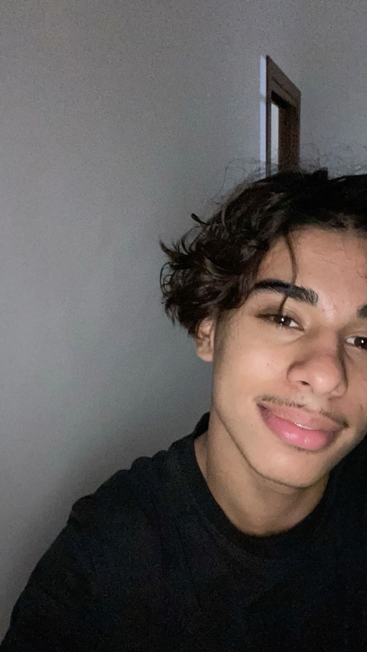 Profilo di Eimen, 19 anni, Cerco Trombamico a Cotronei