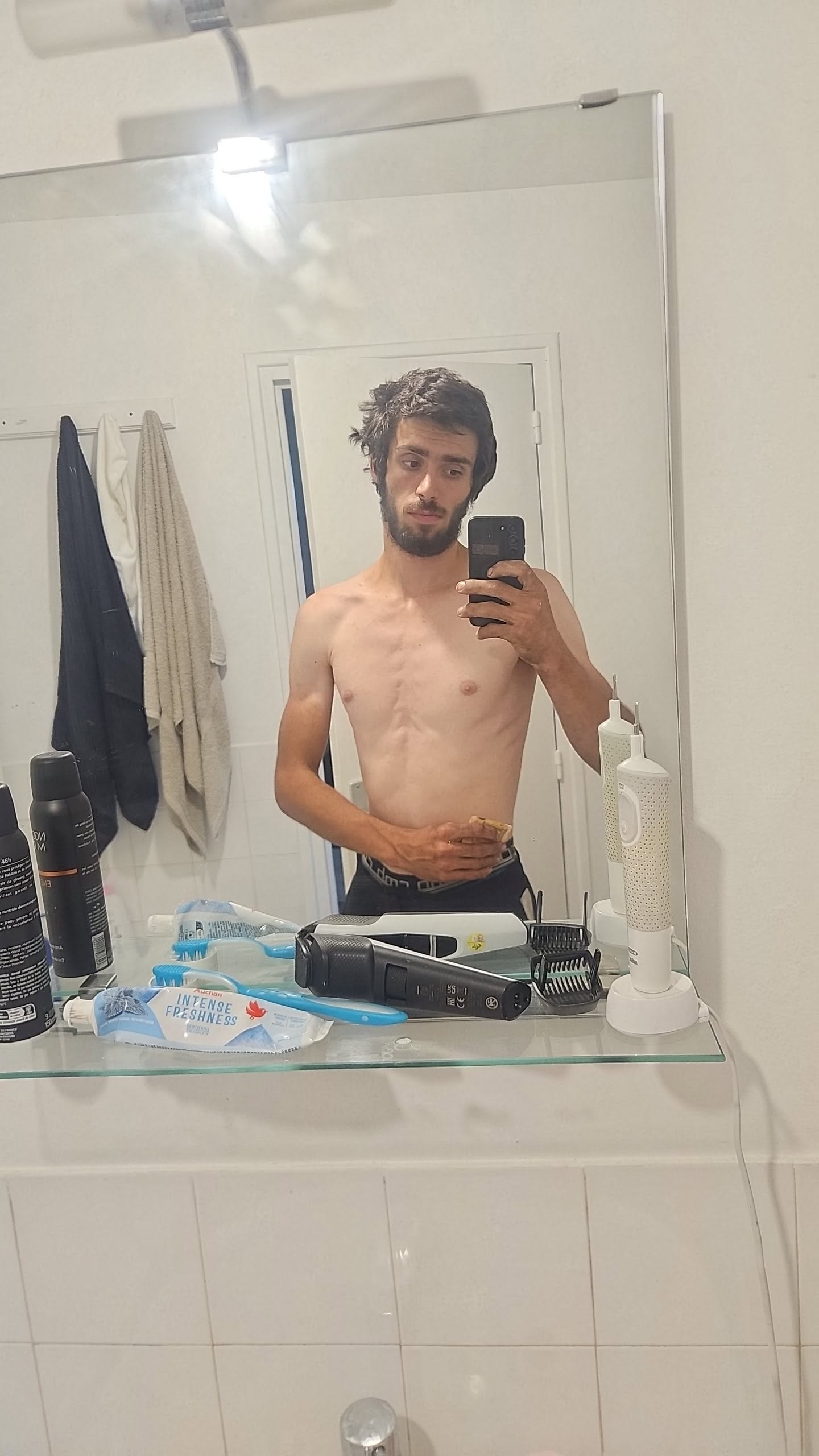 Profilo di Antoine, 18 anni, Cerco Trombamico a Corbara