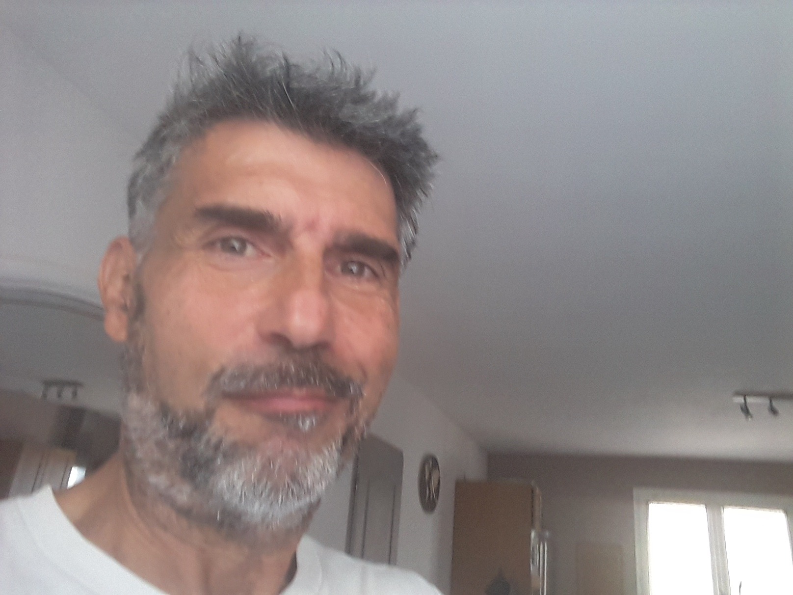 Profilo di Lionel, 54 anni, Cerco Trombamico a Brondello