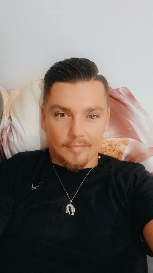 Profilo di Massil, 32 anni, Cerco Trombamico a Angrogna