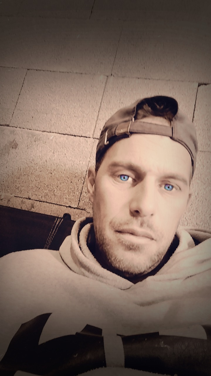 Profilo di Nessim, 44 anni, Cerco Trombamico a Belcastro